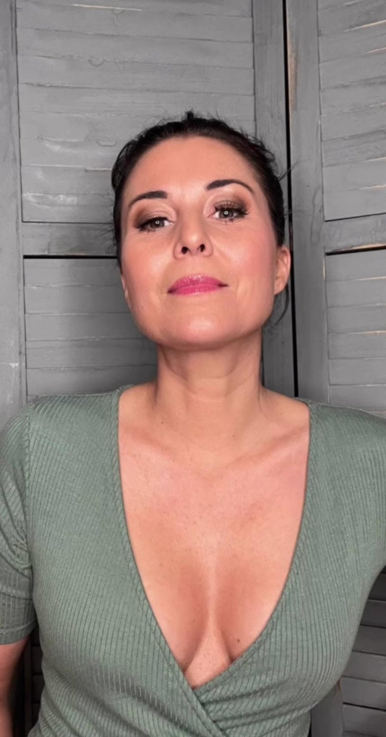 Vanessa Schlampe Blumhagen als Wichsvorlage #rqRmSl5v